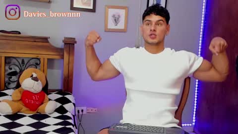 Snapshot of davies_brown chatting on February 22, 2025, 9:15 pm Davies brown    schedule 12pm to 5pm col time online show from February 22, 2025, 9:15 pm