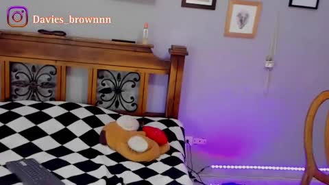 Snapshot of davies_brown chatting on March 3, 2025, 12:04 am Davies brown    schedule 12pm to 5pm col time online show from March 3, 2025, 12:04 am