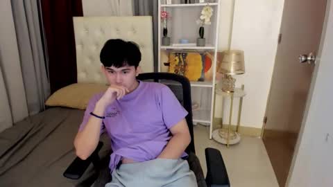 Snapshot of davincihugecock chatting on March 6, 2026, 4:47 pm daniel online show from March 6, 2026, 4:47 pm