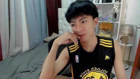 Snapshot of davincihugecock chatting on March 11, 2026, 5:19 pm daniel online show from March 11, 2026, 5:19 pm