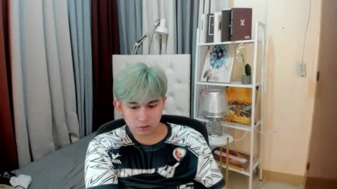 Snapshot of davincihugecock chatting on April 8, 2026, 5:35 pm daniel online show from April 8, 2026, 5:35 pm