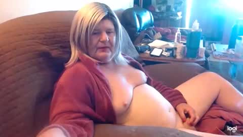 Snapshot of dawndoesall chatting on September 28, 2025, 5:29 pm dawndoesall online show from September 28, 2025, 5:29 pm
