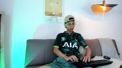 Dax online show from May 8, 2026, 1:05 pm