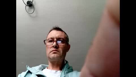 Snapshot of dazzill chatting on February 12, 2025, 12:44 pm Dazzill online show from February 12, 2025, 12:44 pm