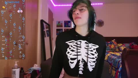 Snapshot of deadratsoup chatting on December 10, 2024, 4:38 pm Rat online show from December 10, 2024, 4:38 pm