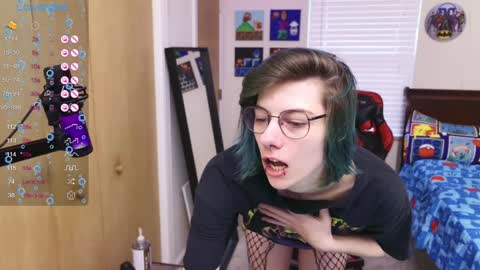 Snapshot of deadratsoup chatting on February 6, 2025, 7:07 pm Rat online show from February 6, 2025, 7:07 pm