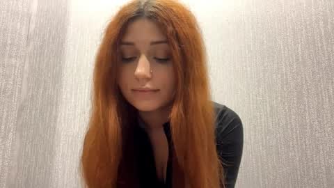 Mia online show from April 5, 2026, 3:36 am