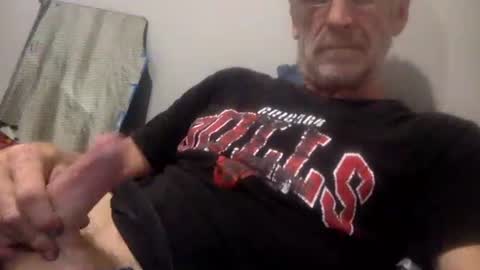 Snapshot of deanofflove221000 chatting on October 5, 2025, 12:53 am deanofflove221000 online show from October 5, 2025, 12:53 am