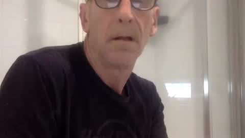 Snapshot of deanofflove221000 chatting on October 19, 2025, 1:39 am deanofflove221000 online show from October 19, 2025, 1:39 am