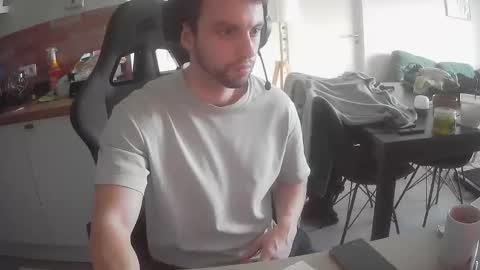 Snapshot of deansletje chatting on November 5, 2025, 2:39 pm Deansletje online show from November 5, 2025, 2:39 pm