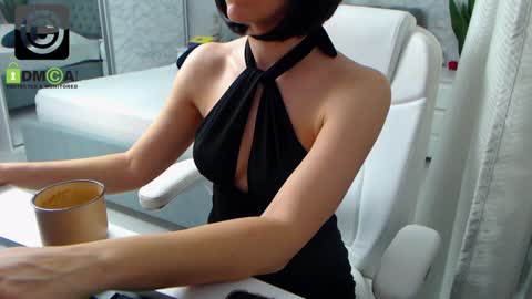 Snapshot of dear_ellisse chatting on December 6, 2024, 8:37 am Elly online show from December 6, 2024, 8:37 am