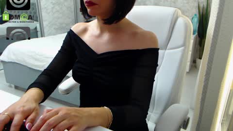 Snapshot of dear_ellisse chatting on January 11, 2025, 12:40 pm Elly online show from January 11, 2025, 12:40 pm