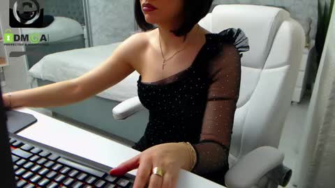 Snapshot of dear_ellisse chatting on March 1, 2025, 10:34 am Elly online show from March 1, 2025, 10:34 am