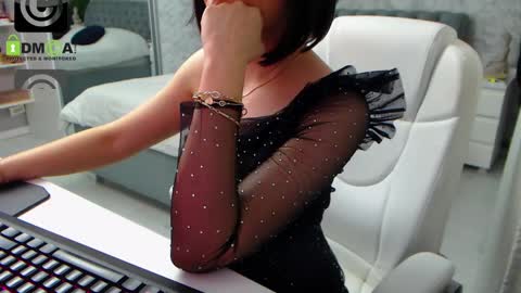 Snapshot of dear_ellisse chatting on March 1, 2025, 1:51 pm Elly online show from March 1, 2025, 1:51 pm