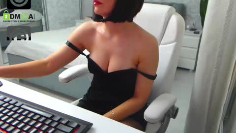 Snapshot of dear_ellisse chatting on September 17, 2025, 9:55 am Elly online show from September 17, 2025, 9:55 am