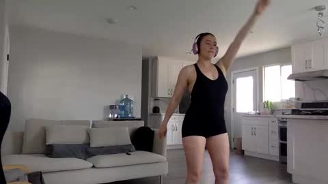 Snapshot of dearbunnylatina95 chatting on May 25, 2026, 8:26 pm dearbunnylatina95 online show from May 25, 2026, 8:26 pm
