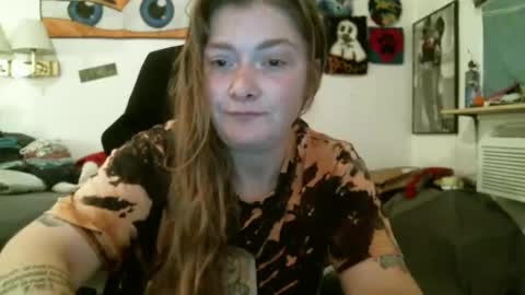 DEBBIE online show from October 31, 2025, 1:23 pm