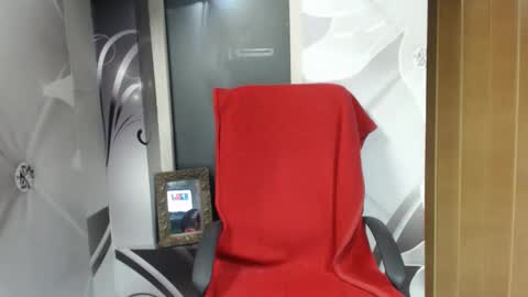 hi guys i m a cute milf i m here for good time and nice people pls be respectfool and enjoy me online show from January 9, 2026, 2:47 am