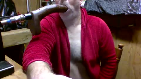Snapshot of deepthroat227 chatting on December 24, 2024, 5:23 pm Deepthroat My Big Dildos online show from December 24, 2024, 5:23 pm