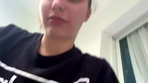 deepthroatqueen33 online show from December 20, 2025, 12:45 pm