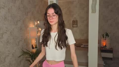 Amy online show from October 5, 2025, 7:45 pm