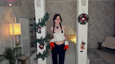 Amy online show from December 22, 2025, 7:33 pm