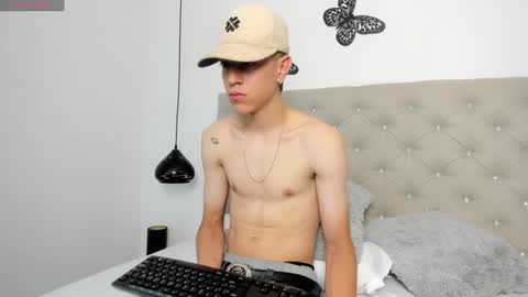 Snapshot of dei_v_48 chatting on January 28, 2025, 7:42 pm DEIVY online show from January 28, 2025, 7:42 pm