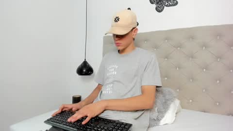 Snapshot of dei_v_48 chatting on February 6, 2025, 7:51 pm DEIVY online show from February 6, 2025, 7:51 pm