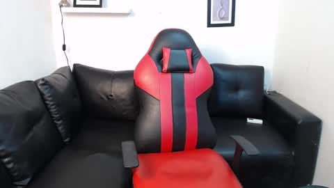 Snapshot of deiv2_ chatting on November 1, 2025, 7:05 pm deiv2_ online show from November 1, 2025, 7:05 pm