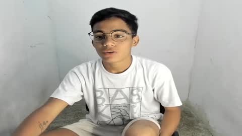 deivi_colins online show from September 28, 2025, 2:06 am