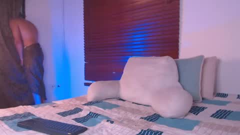  DEIVY  online show from May 27, 2026, 1:57 am