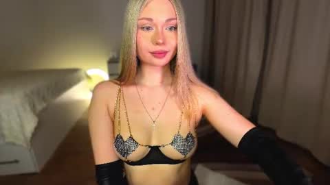 Snapshot of delanona chatting on June 30, 2026, 11:17 pm Dia online show from June 30, 2026, 11:17 pm