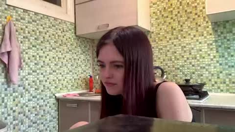 Snapshot of deliciastombaugh chatting on April 14, 2026, 3:18 pm Kiki online show from April 14, 2026, 3:18 pm