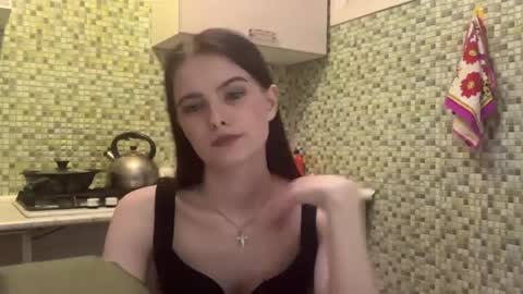 Snapshot of deliciastombaugh chatting on April 19, 2026, 6:10 pm Kiki online show from April 19, 2026, 6:10 pm