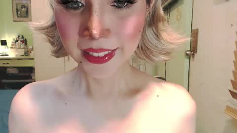 Snapshot of deliciosats chatting on May 2, 2026, 1:21 am Mercedes online show from May 2, 2026, 1:21 am