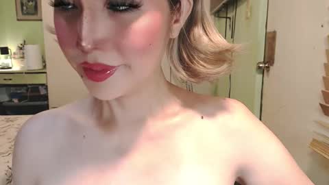 Snapshot of deliciosats chatting on May 23, 2026, 1:44 am Mercedes online show from May 23, 2026, 1:44 am