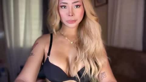 Hello your loving faye 3 online show from April 5, 2026, 6:21 am