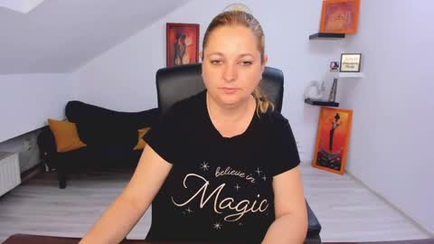 DeliciousLolly online show from May 22, 2026, 2:51 am