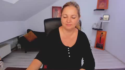 DeliciousLolly online show from June 15, 2026, 3:31 am