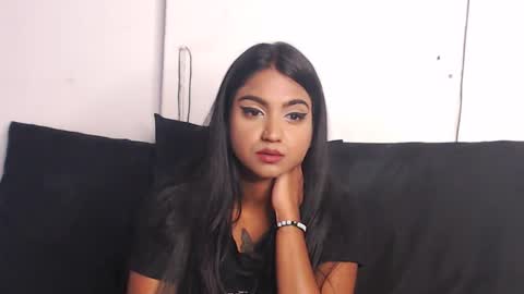Snapshot of delilah_blazee chatting on February 19, 2025, 12:44 pm Delilah Blaze online show from February 19, 2025, 12:44 pm
