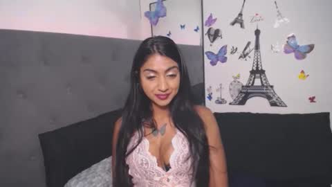 Snapshot of delilah_blazee chatting on October 1, 2025, 11:33 pm Delilah Blaze online show from October 1, 2025, 11:33 pm