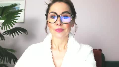 delilah_sweet online show from June 8, 2026, 3:23 pm