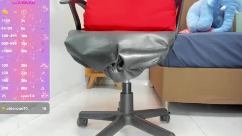 Snapshot of delilaquinn chatting on December 10, 2024, 9:43 pm delilaquinn online show from December 10, 2024, 9:43 pm