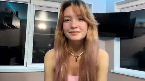 Snapshot of delindakrasnow chatting on November 11, 2025, 12:49 pm Nami online show from November 11, 2025, 12:49 pm