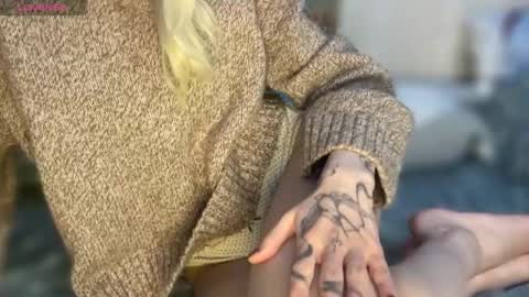 Della online show from February 5, 2026, 2:54 pm