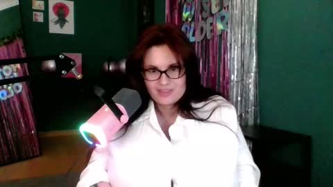 dellacrush_ online show from March 4, 2025, 8:27 pm