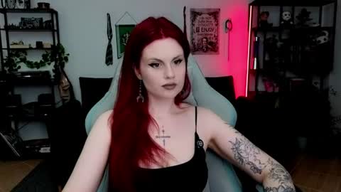 dellacrush_ online show from June 30, 2026, 5:47 pm