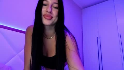 delly_love online show from July 27, 2026, 8:05 pm