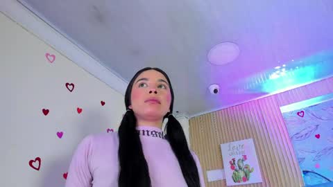 Snapshot of delphine_doll chatting on April 29, 2026, 11:47 am Delia online show from April 29, 2026, 11:47 am