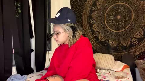 Snapshot of deluxxxeblu chatting on February 13, 2025, 3:07 am TankinBody online show from February 13, 2025, 3:07 am